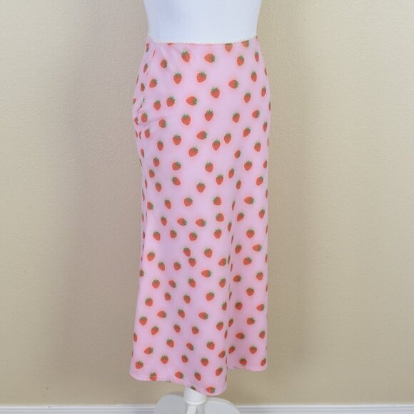 Omighty Strawberry Midi Skirt - S - Picture 9 of 10